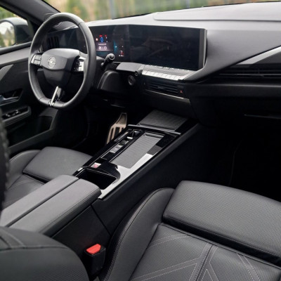 Opel Astra L 1.6 PHEV, Rok 2023, Gwaranc