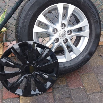 toyota auris kombi 2015 z niskim przebiegiem