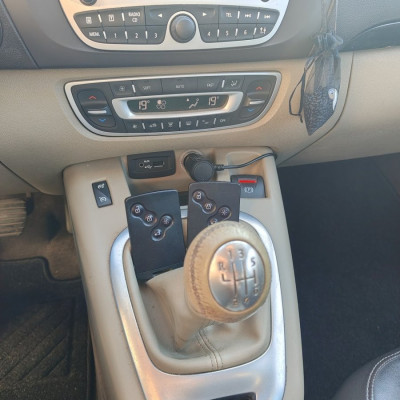 Renault Scenic 1.9 Dci 130 KM, Navi, czujniki