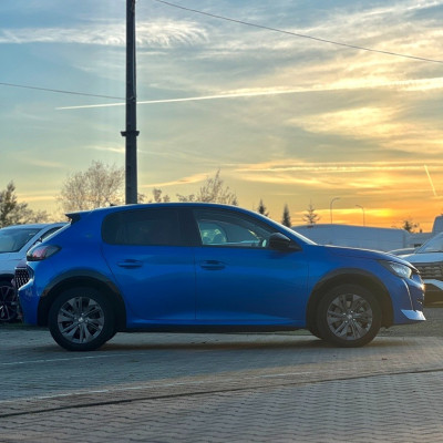 Peugeot 208-e Alure 136KM AT