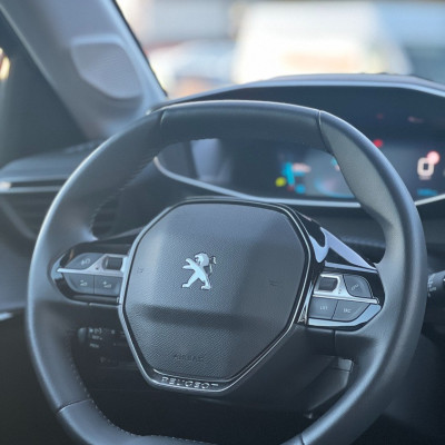 Peugeot 208-e Alure 136KM AT