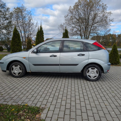Ford focus x100 1.6 101km 2003r