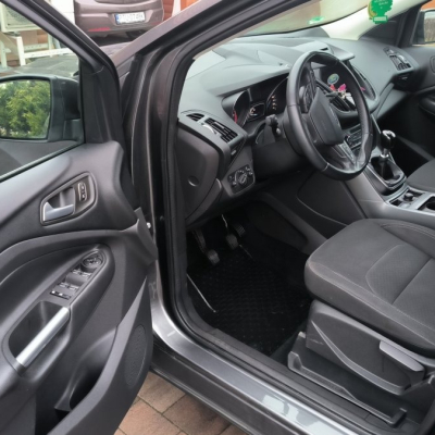 Ford Kuga 2019 benzyna 1,5 manual