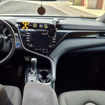 Toyota Camry 2.5 HYBRID PRESTIGE