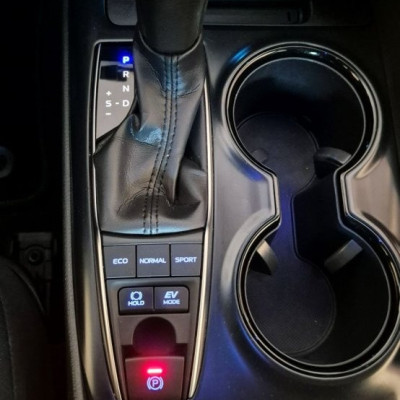 Toyota Camry 2.5 HYBRID PRESTIGE