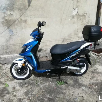 Skuter Sym