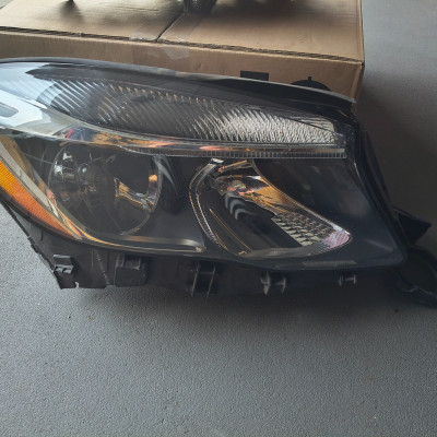 Lampa lewa Mercedes Gla oryginał + praw