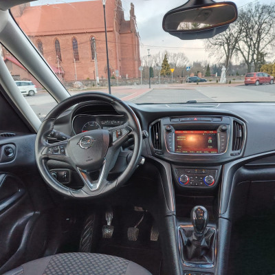 Sprzedam Opel Zafira C 1.4 Turbo 2016r