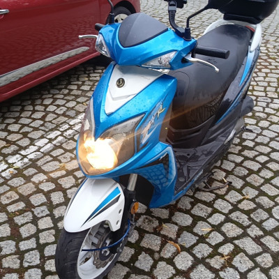 Skuter Sym