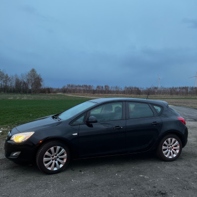 Opel astra J 1.6 115km