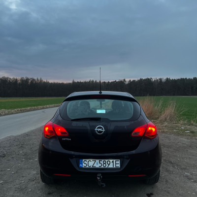 Opel astra J 1.6 115km
