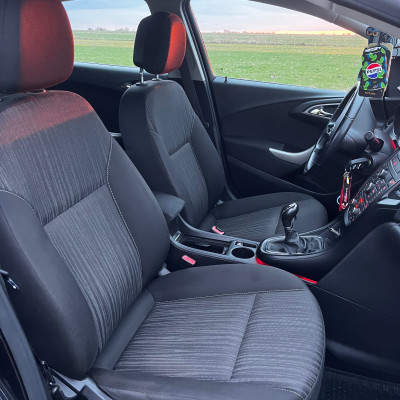 Opel astra J 1.6 115km