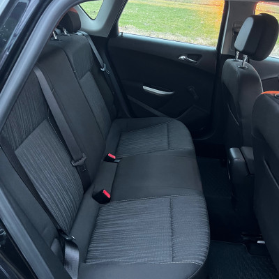 Opel astra J 1.6 115km