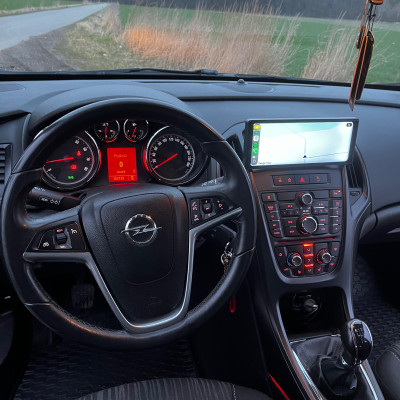 Opel astra J 1.6 115km