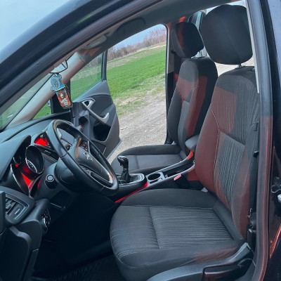 Opel astra J 1.6 115km