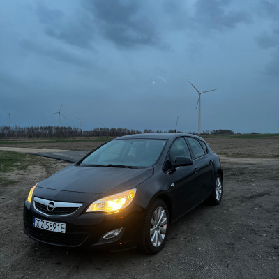 Opel astra J 1.6 115km