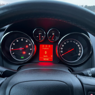 Opel astra J 1.6 115km