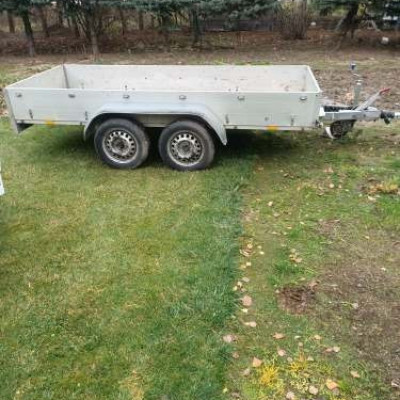 Przyczepka samochodowa