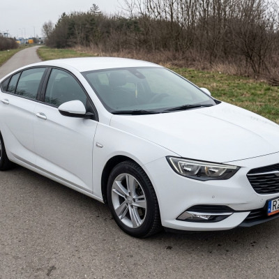 Sprzedam Opel Insignia Grand Sport.