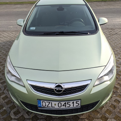 Opel Astra J, benzyna, 2011, 184k przebi