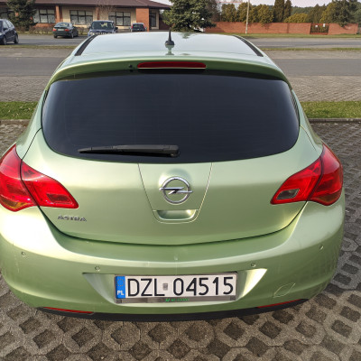 Opel Astra J, benzyna, 2011, 184k przebi