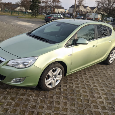 Opel Astra J, benzyna, 2011, 184k przebi