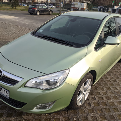 Opel Astra J, benzyna, 2011, 184k przebi