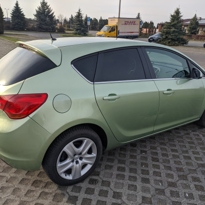 Opel Astra J, benzyna, 2011, 184k przebi
