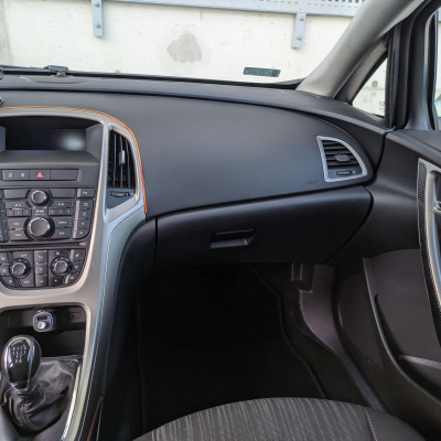 Opel Astra J, benzyna, 2011, 184k przebi