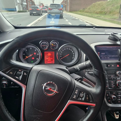 Opel astra j