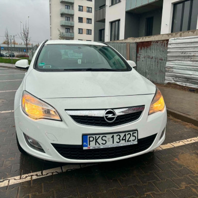 OPEL ASTRA J SPORTS TOURER 2012r.1.7CDTI