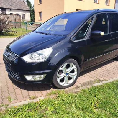Ford Galaxy Platinum 2011 2.0 Benzyna 20