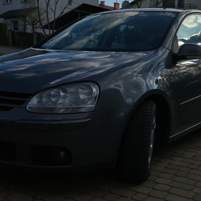Volkswagen Golf V 1.9 TDI 105 KM 6-bieg
