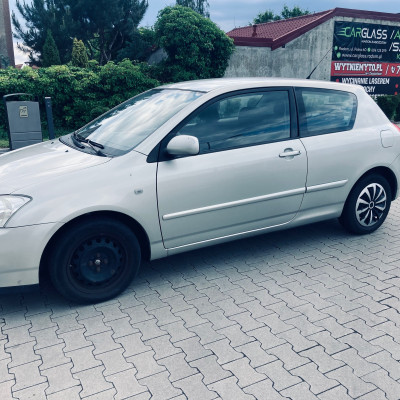 Sprzedam Toyotę Corollę