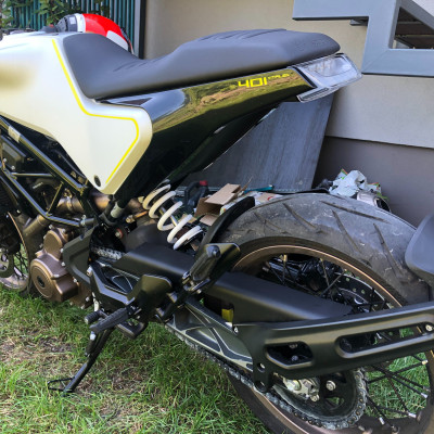 Husqvarna Vitpilen 401 (KTM DUKE 390, Sv