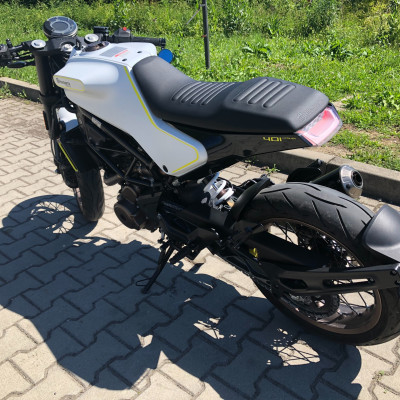 Husqvarna Vitpilen 401 (KTM DUKE 390, Sv