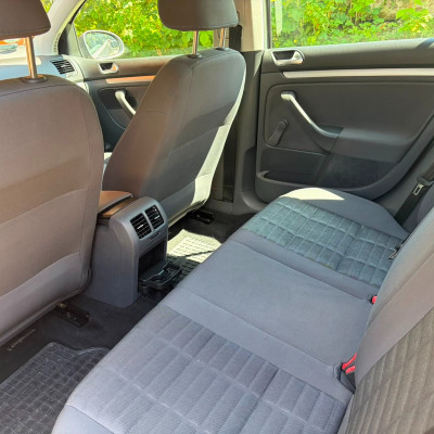 Volkswagen Golf V 1.9 TDI 105 KM 6-bieg