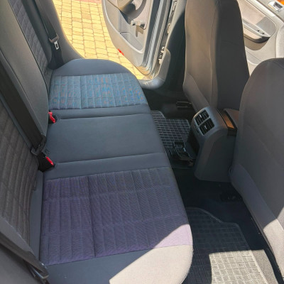 Volkswagen Golf V 1.9 TDI 105 KM 6-bieg