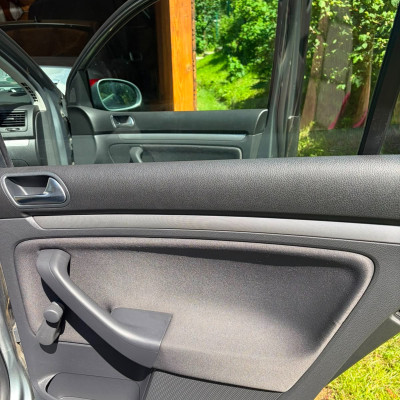 Volkswagen Golf V 1.9 TDI 105 KM 6-bieg