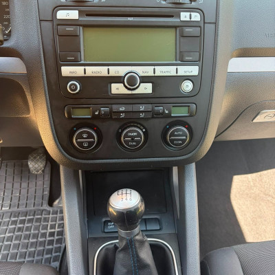 Volkswagen Golf V 1.9 TDI 105 KM 6-bieg