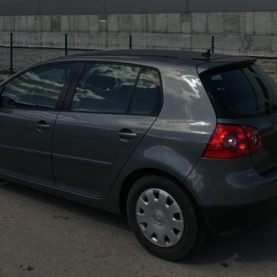 Volkswagen Golf V 1.9 TDI 105 KM 6-bieg