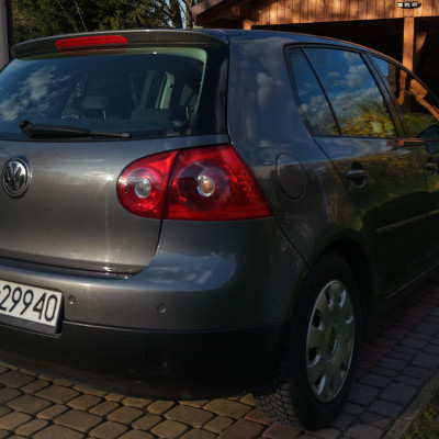 Volkswagen Golf V 1.9 TDI 105 KM 6-bieg