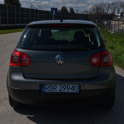 Volkswagen Golf V 1.9 TDI 105 KM 6-bieg