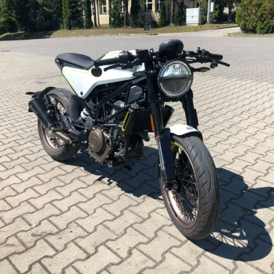 Husqvarna Vitpilen 401 (KTM DUKE 390, Sv
