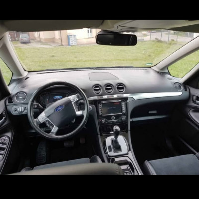 Ford Galaxy Platinum 2011 2.0 Benzyna 20