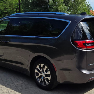 Chrysler Pacifica Hybryda 2022 stan idea
