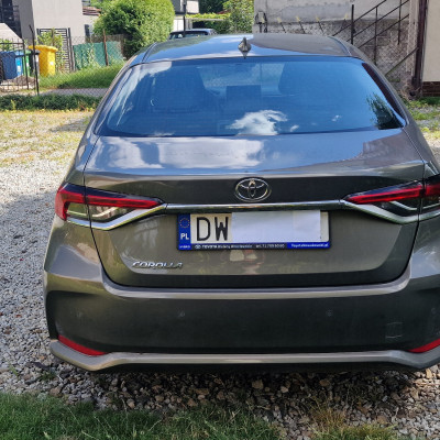 Sprzedam Toyotę Corolla sedan 1.5 Comfo