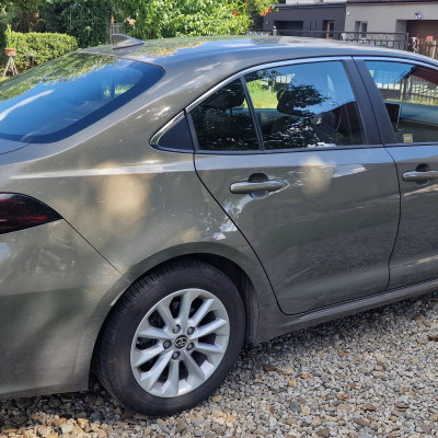 Sprzedam Toyotę Corolla sedan 1.5 Comfo