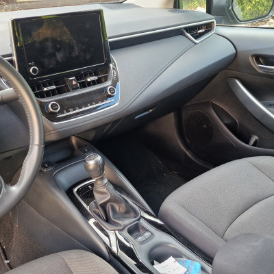 Sprzedam Toyotę Corolla sedan 1.5 Comfo