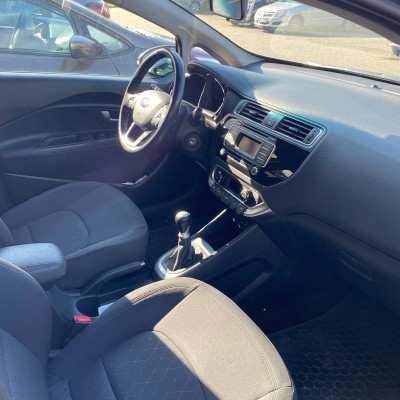 KIA Rio z salonu – pierwszy właścici